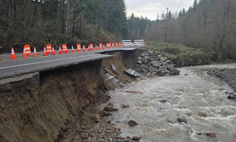 LIVE UPDATES: Road closures, power outages, flooding in western WA
