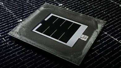 LMU: neue Molekülstruktur steigert Effizienz von Tandemsolarzellen