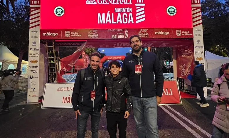 La campeona del mundo de marcha, María Pérez, toma salida en el Generali Maratón de Málaga