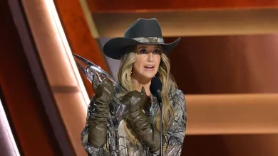 Lainey Wilson Brings Young Boy Dressed as Fiancé Onstage at Las Vegas Show