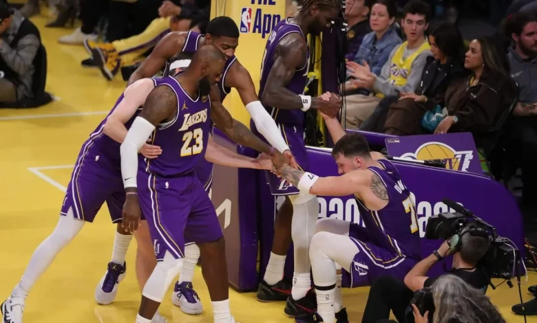 Lakers, Austin Reaves look remarkably normal in win over Mavericks in NBA Cup play