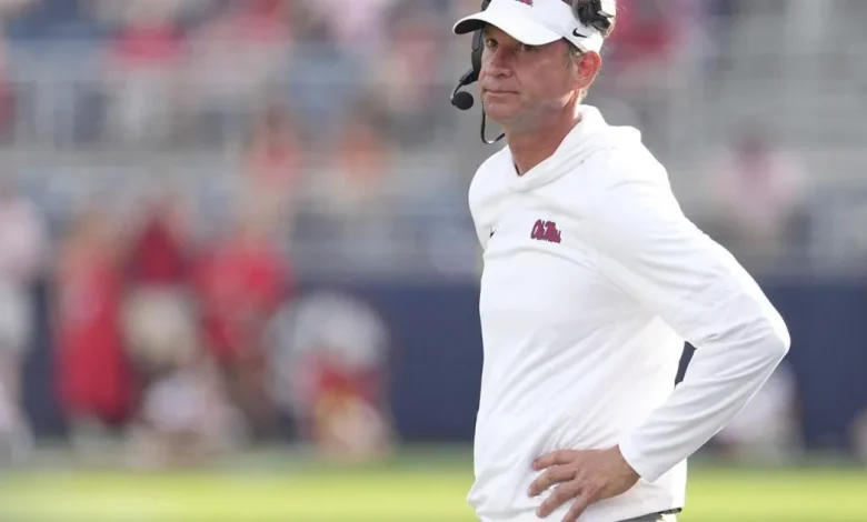 Lane Kiffin officially signs LSU deal. See how much he’ll make, more contract details.