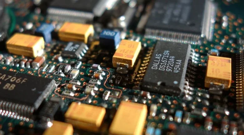 Lattice Semiconductor (LSCC): Reassessing Valuation After 14% Workforce Cut and Active Insider Trading