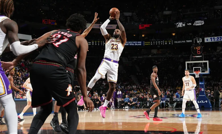 LeBron goes nuclear late, Embiid struggles throughout as Sixers fall to Lakers