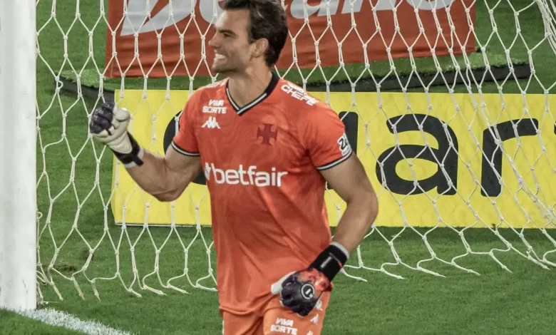 Léo Jardim exalta trabalho mental após classificação do Vasco: 'Realizamos um sonho'