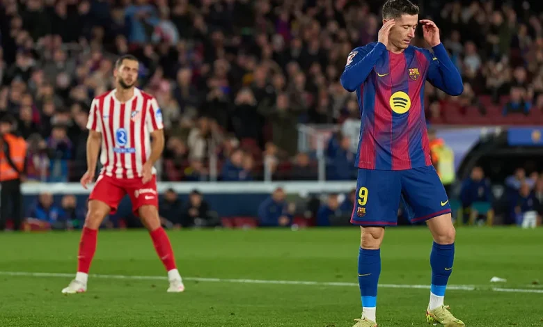 Lewandowski zmarnował karnego. Ale i tak pomógł Barcelonie