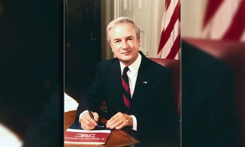 Lieutenant Governor Rachel Hunt mourns the loss of her father, former Governor Jim Hunt