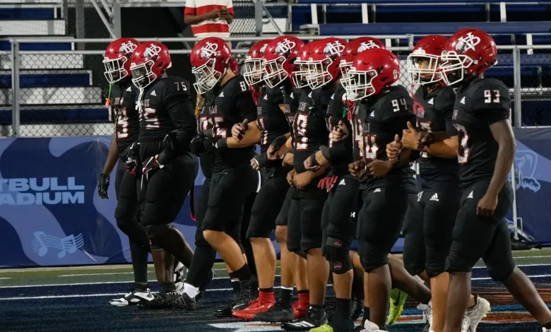 Live updates, Vero Beach football vs. Lake Mary in state final, 3-0 1Q