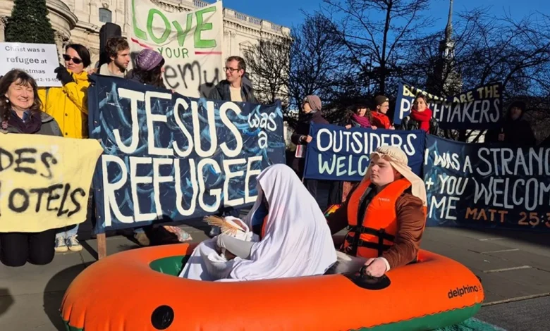 Low turnout for Unite the Kingdom carol service in London
