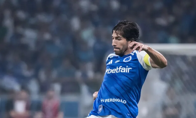 Lucas Silva vê momento de desatenção do Cruzeiro em 'jogo equilibrado' contra o Corinthians