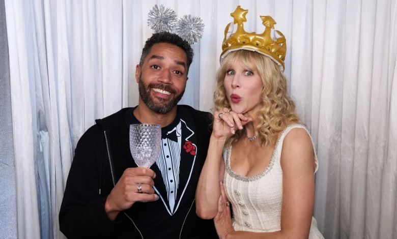 Lucy Punch breaks down Amanda's top Christmas trends in hilarious must-see video