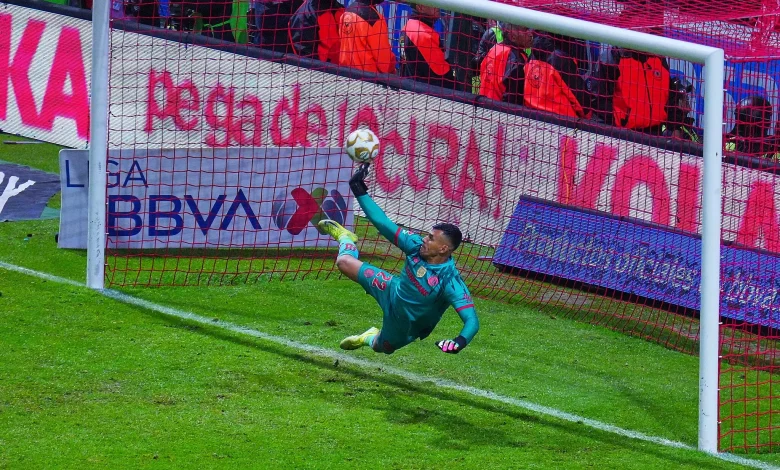 Luis García, el Superman del arco; la noche que hizo soñar con la 12