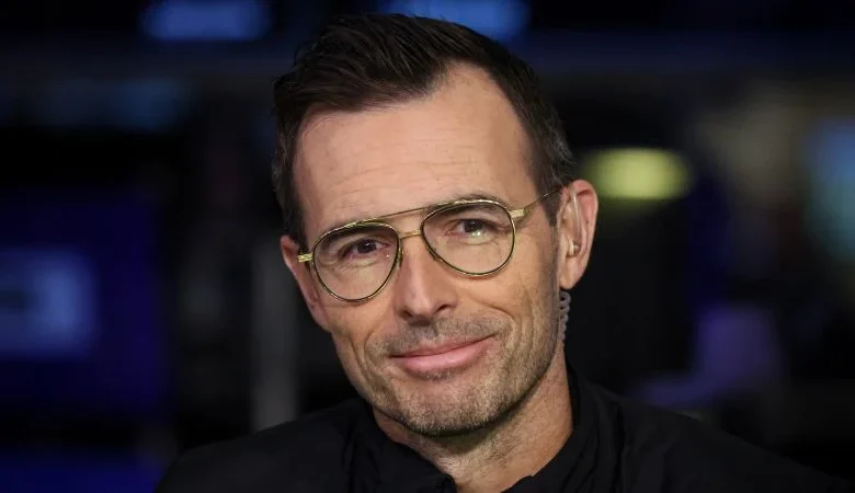 Lululemon Athletica CEO to step down