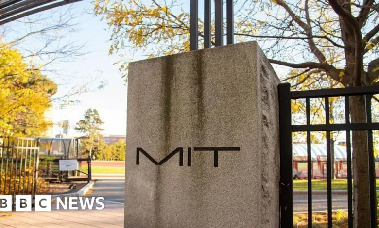 MIT professor from Portugal shot at home dies, police say