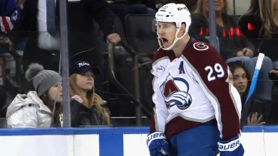 MacKinnon, like Sakic, lauded for extraordinary skill with Avalanche