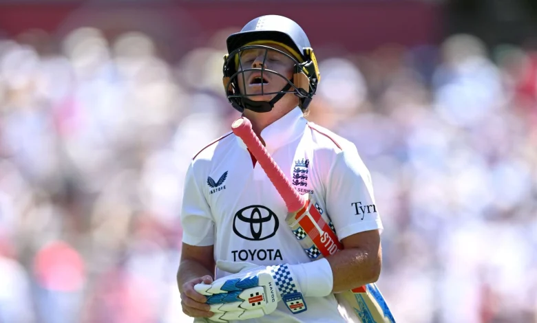 'Madness from Pope' - Lyon gifted wicket on return