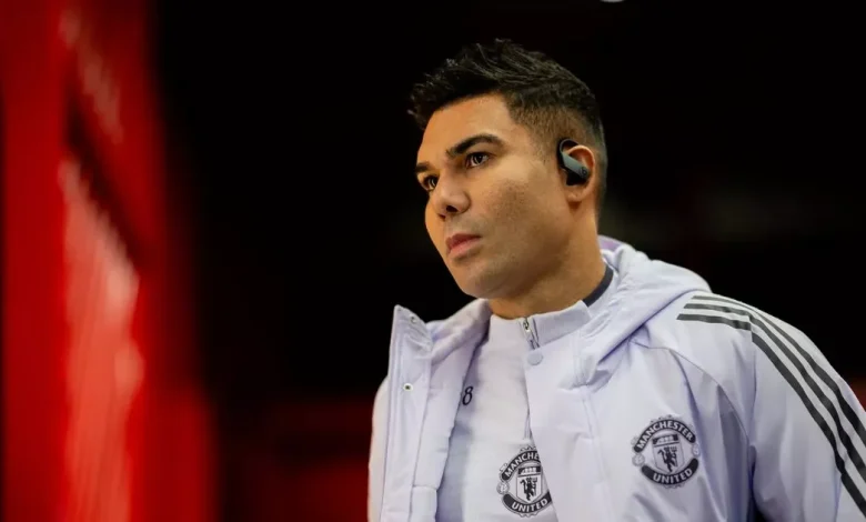 Manchester United sent clear Casemiro contract instruction as transfer demand made - 'No excuses'