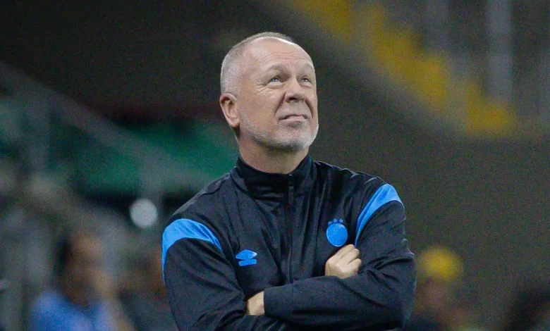 Mano Menezes tomou atitude no Grêmio e isso aconteceu com o treinador nos bastidores