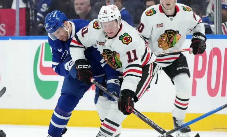 Maple Leafs earn third-period comeback win over Blackhawks