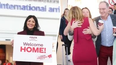 Martine McCutcheon recreates Love Actually airport reunions