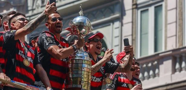 Mauro Cezar: Flamengo de Filipe Luís pode ter quase todos títulos possíveis
