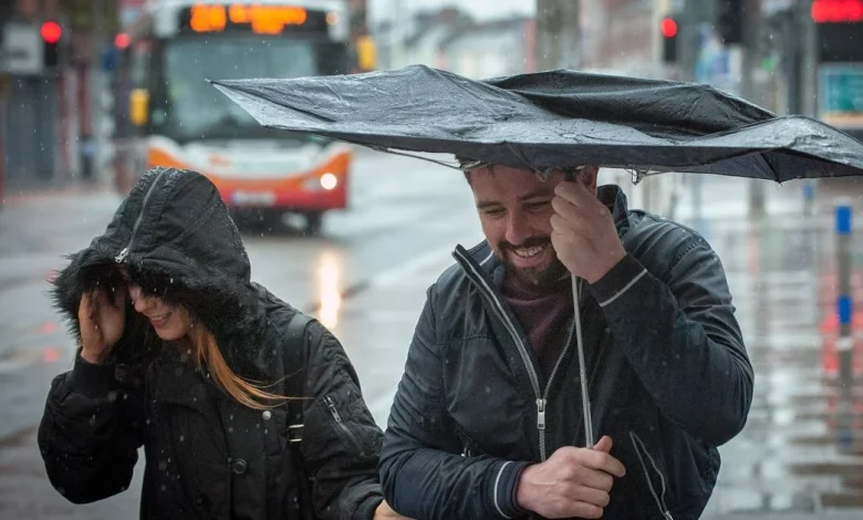 Met Éireann gives hail and thunderstorm verdict for last-minute Christmas shoppers