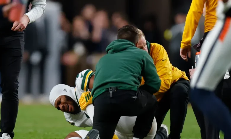 Micah Parsons injury update: Packers star suffers left knee injury vs Broncos
