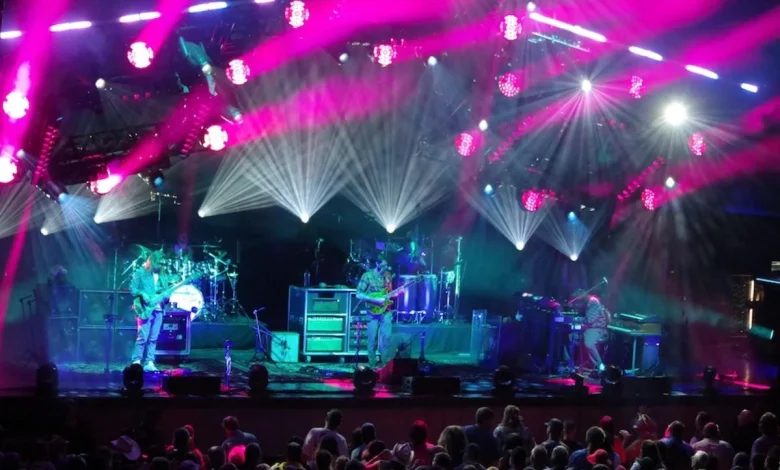 Millions of disgruntled concertgoers likely to sue Ticketmaster