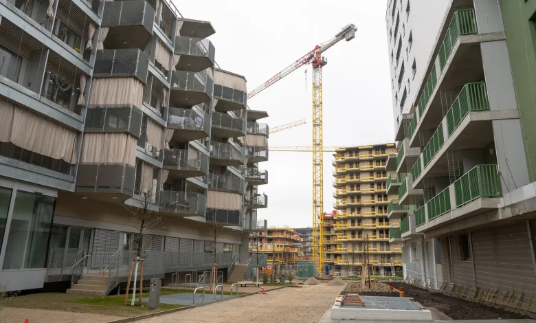 Mit Stadtchef Ludwig: EU-Kommissar Jørgensen besucht "Village im Dritten"
