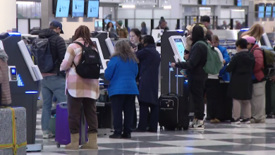 More snow on Monday could mean more travel problems for Chicago