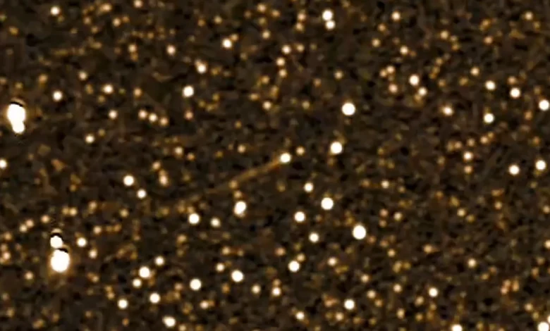 NASA spacecraft tracks comet SWAN in incredible 40-day timelapse — and even glimpses interstellar invader 3I/ATLAS