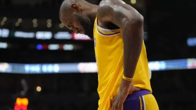 NBA Fans React To LeBron James' Performance In Lakers-Raptors Game