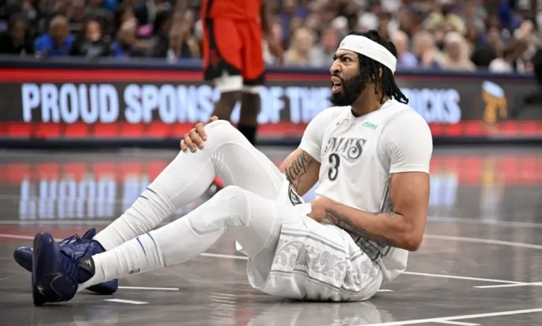 NBA World Reacts To Anthony Davis’ Performance In Mavs-Nuggets Game