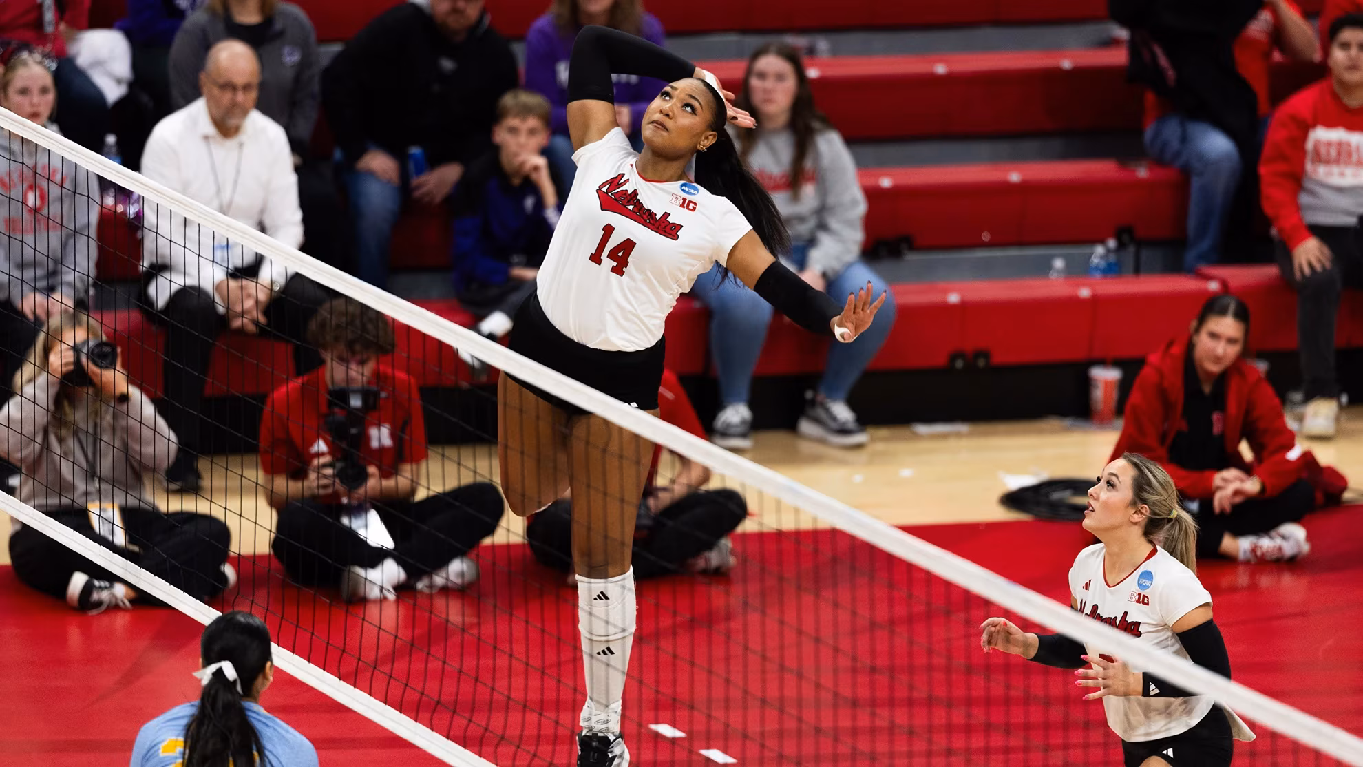 NCAA women's volleyball regionals: Live updates, scores, schedule, highlights
