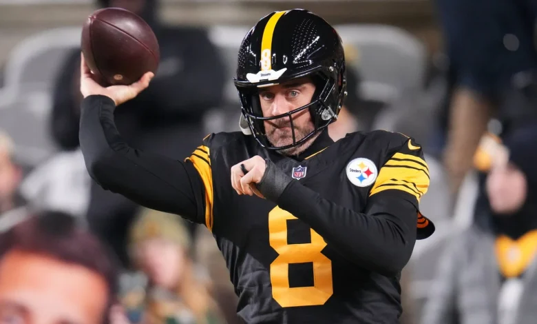 NFL: Aaron Rodgers and Pittsburgh Steelers freeze out Miami Dolphins to stay top of AFC North