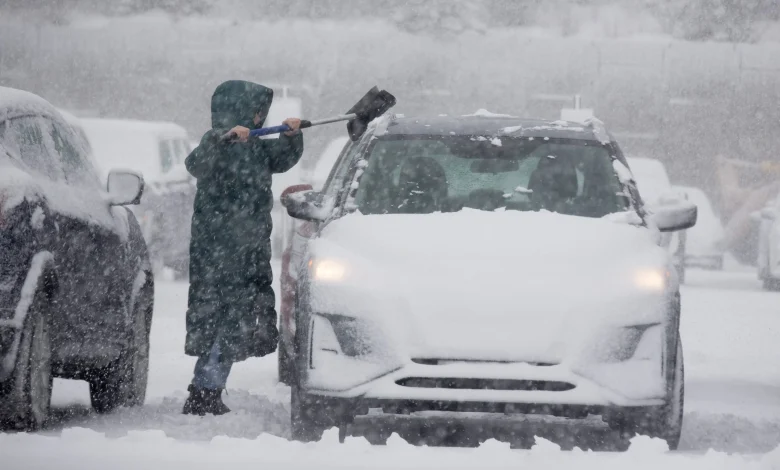 Neiges et vents violents; une tempête hivernale s’abat sur la côte atlantique
