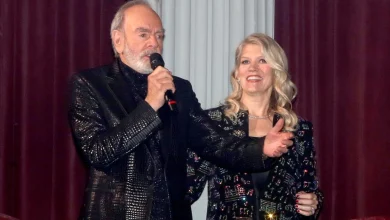Neil Diamond and wife are best friends