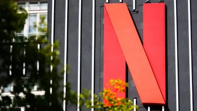 Netflix investors don't seem to like its blockbuster deal with Warner Bros. Discovery
