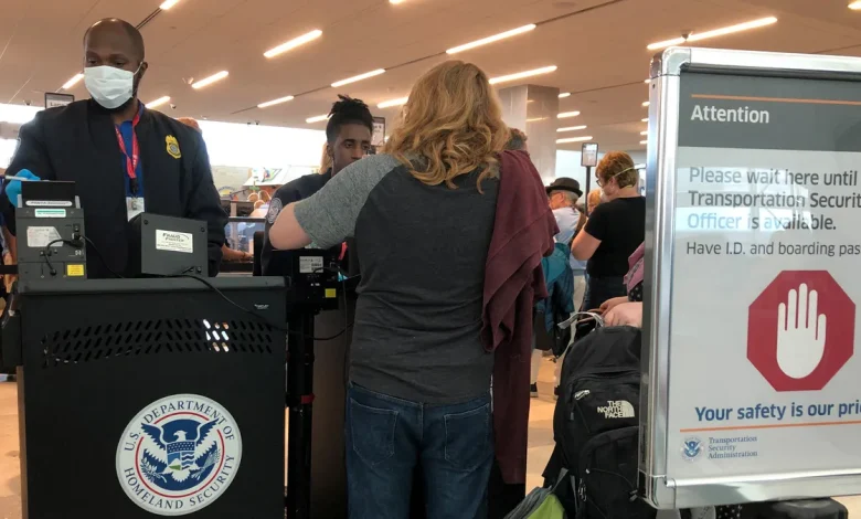 New US border rules could require selfies, 5 years of social media history