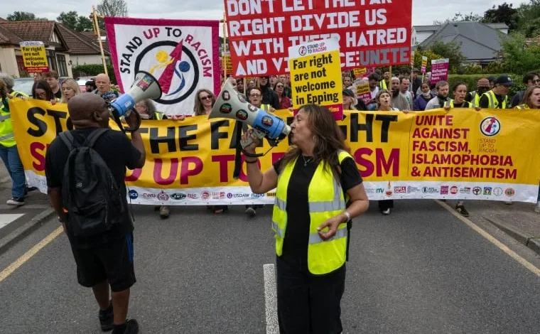 New alliance Together calls unity march against far right