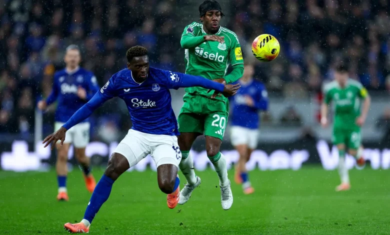 Newcastle defeat leaves David Moyes with a midfield dilemma