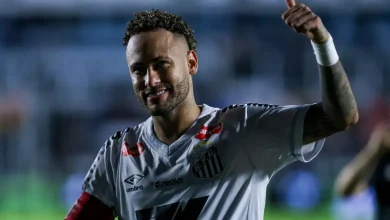 Neymar steps up with heroic hat trick, gives Santos crucial win in battle to avoid relegation