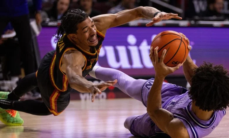 No. 24 USC gives up 18-point lead, falling to Washington for first loss