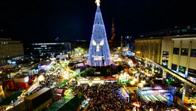 Nun leuchtet die Weihnachtsstadt in vollem Glanz
