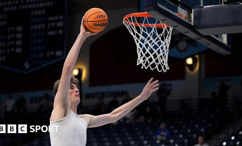 Olivier Rioux: 7ft 9in Florida Gators centre sets college basketball record