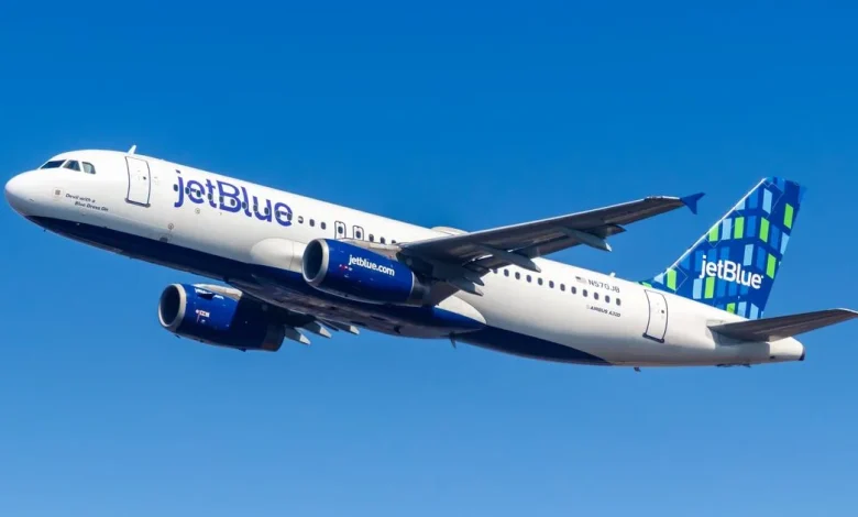 «On a failli avoir une collision» : un Airbus A320 évite de peu un avion militaire américain au large du Venezuela