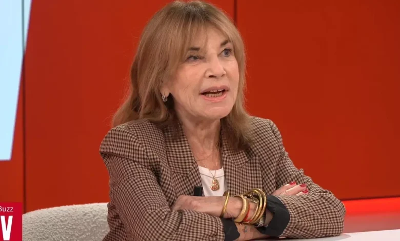 «On est restés jusqu’à la tombée de la nuit à boire du champagne» : Nicole Calfan raconte les obsèques d’Alain Delon à Douchy