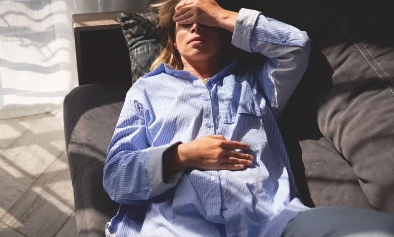 One key symptom that sets Covid apart from a cold, according to expert