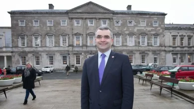 Over 100,000 people must give social welfare money back after being overpaid