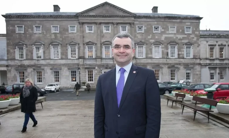 Over 100,000 people must give social welfare money back after being overpaid